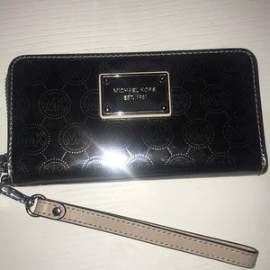 Michael Kors wristlet